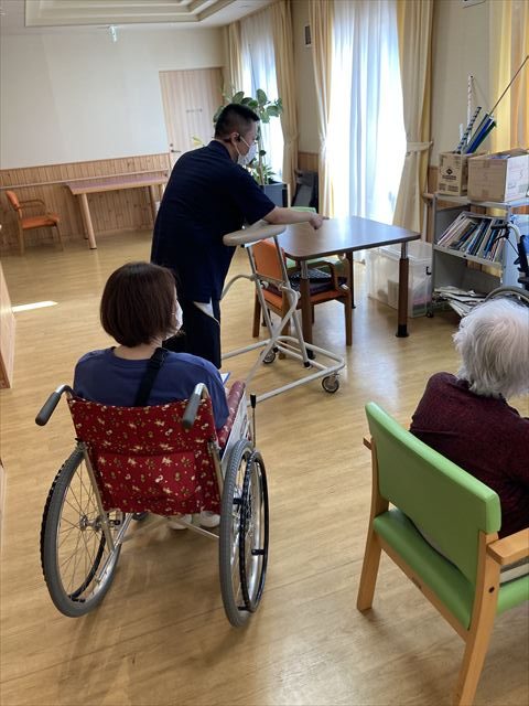 介護士目線から利用者目線へ 。《利用者を支える介護士が車椅子で施設を点検した話》